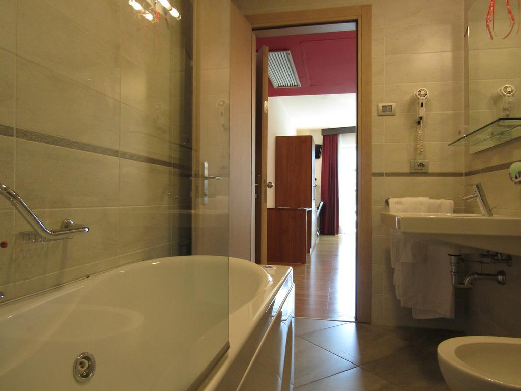 Al Marinaio Hotel Garni Trento Exterior foto